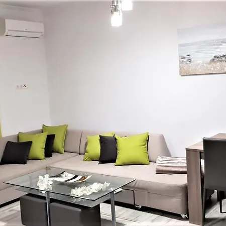 Apartment Perea Lala *